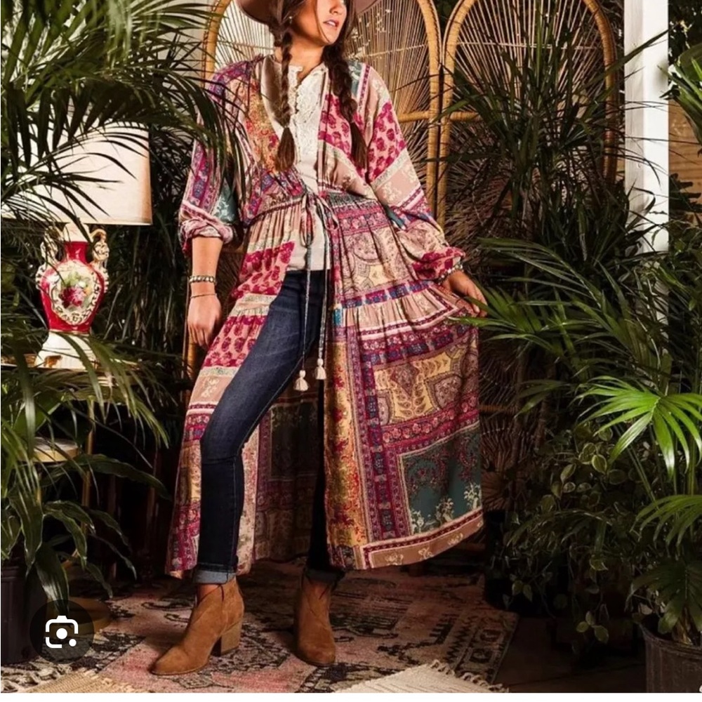 Gimmicks brand Boho Kimono floral hippy paisley pattern